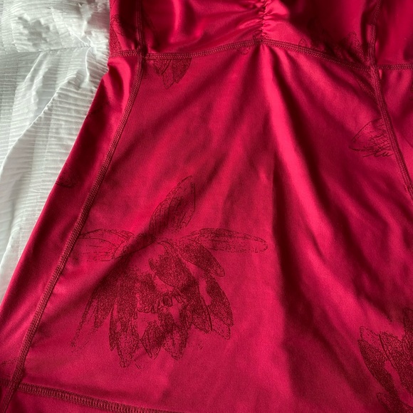 2008/2009 lululemon tank with built in bra - Picture 5 of 6